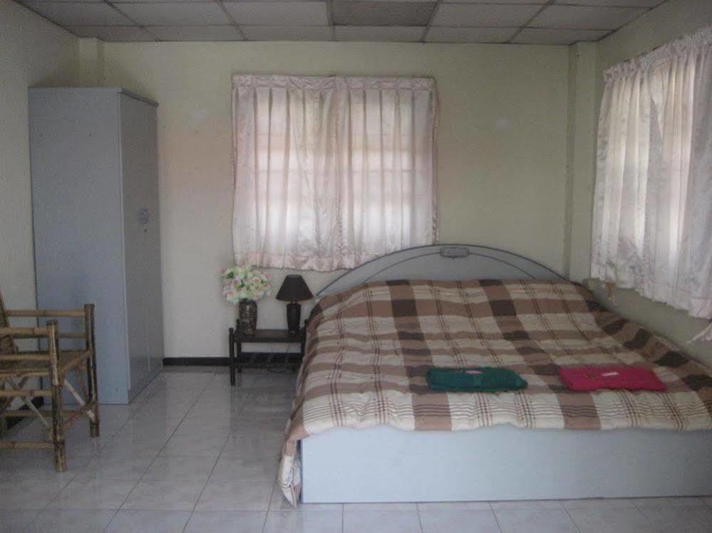 Sri Krung Guest House Phra Nakhon Si Ayutthaya Buitenkant foto