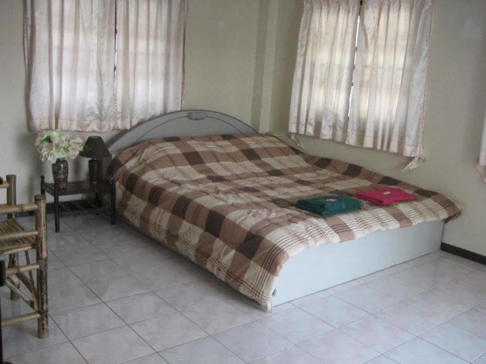 Sri Krung Guest House Phra Nakhon Si Ayutthaya Buitenkant foto